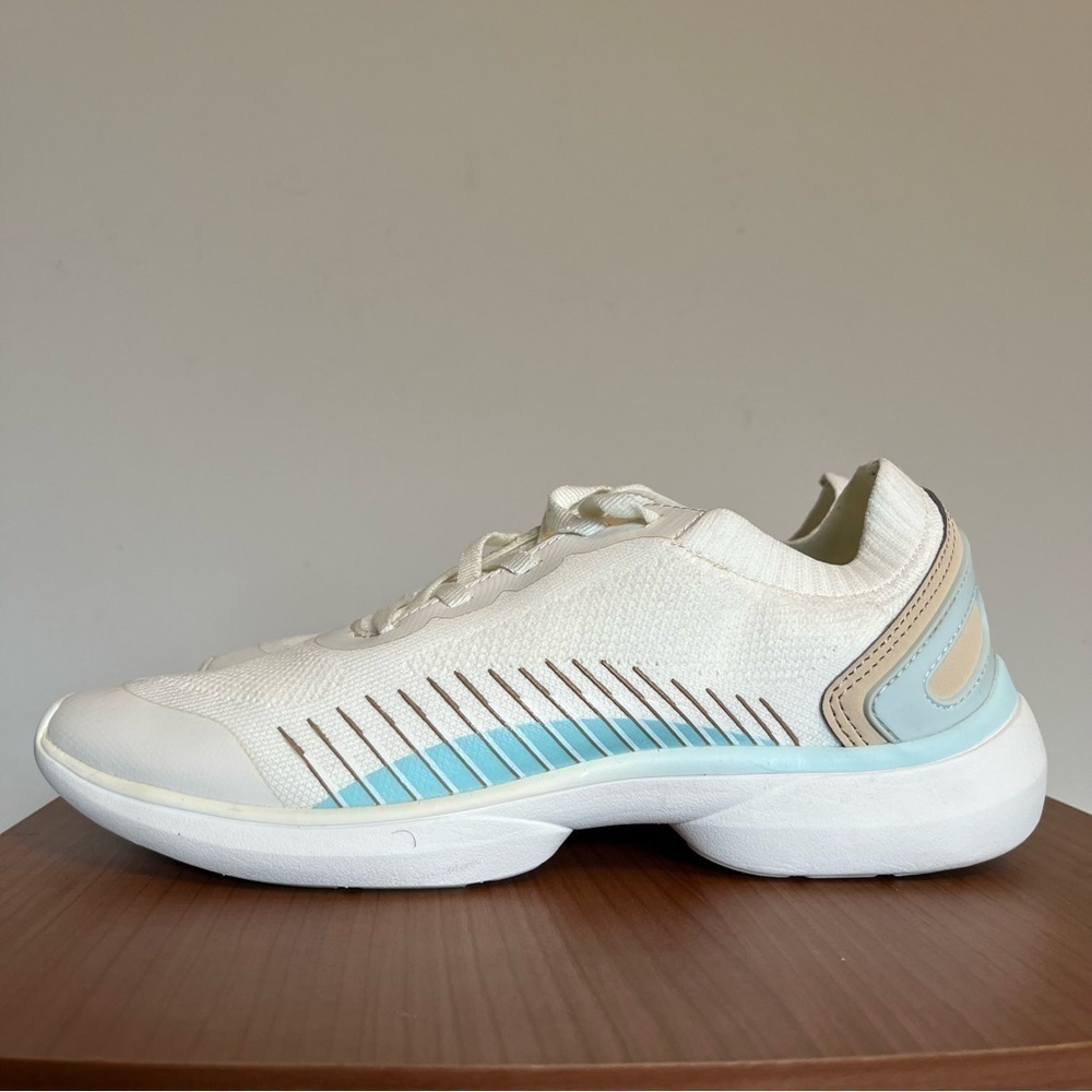 Vionic Lace-up Athletic Sneakers Embolden - white blue size 7.5 - Picture 3 of 7